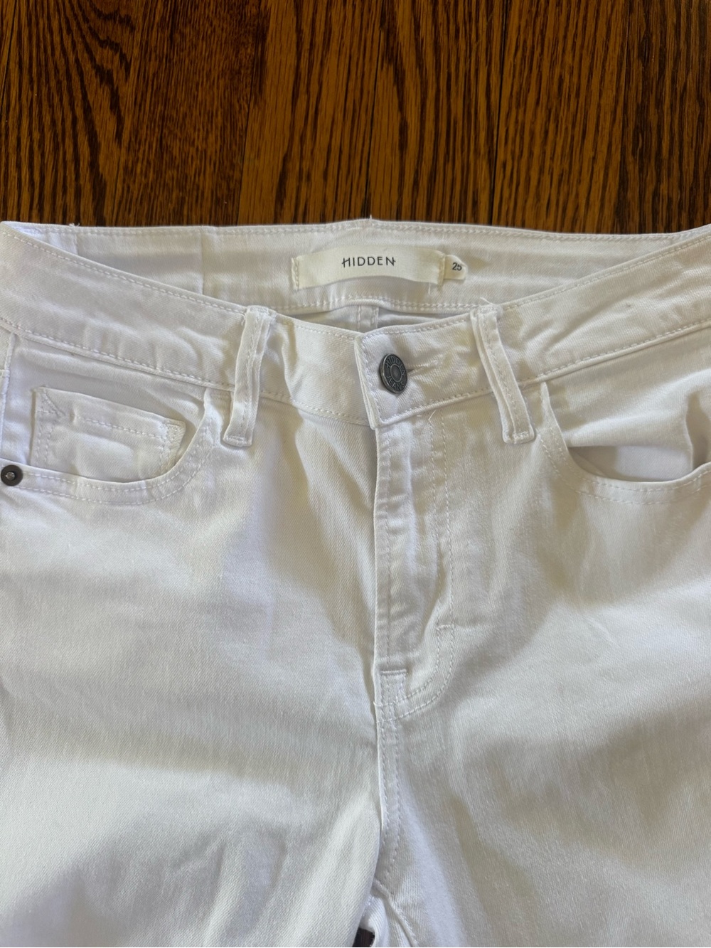 Hidden Happi White Crop Flare Jeans Women’s Size 25 Raw Hem Ankle Stretch Denim - Picture 2 of 4